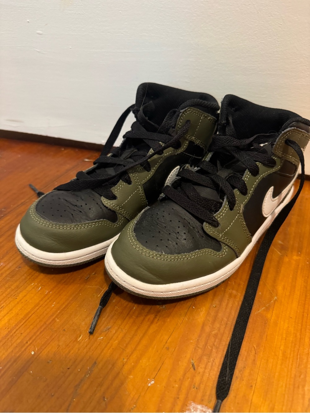 Jordan Kids High-Top Sneakers in Olive Green, Black and White